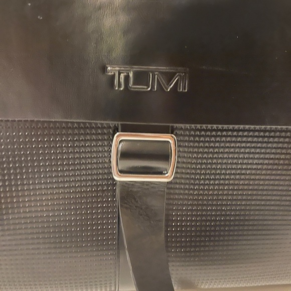 Beautiful laptop or office bag copy of name brand good quality - Picture 6 of 16